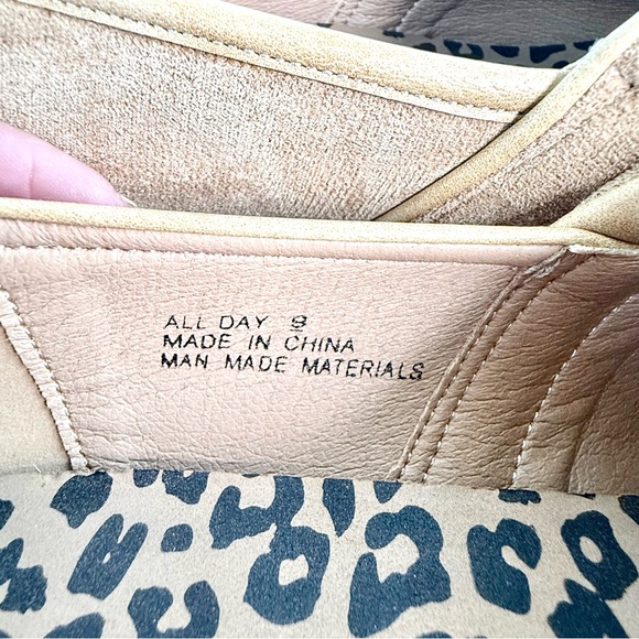 Corky’s Tan Suede Clogs Women’s Size 9 EUC - Picture 9 of 13